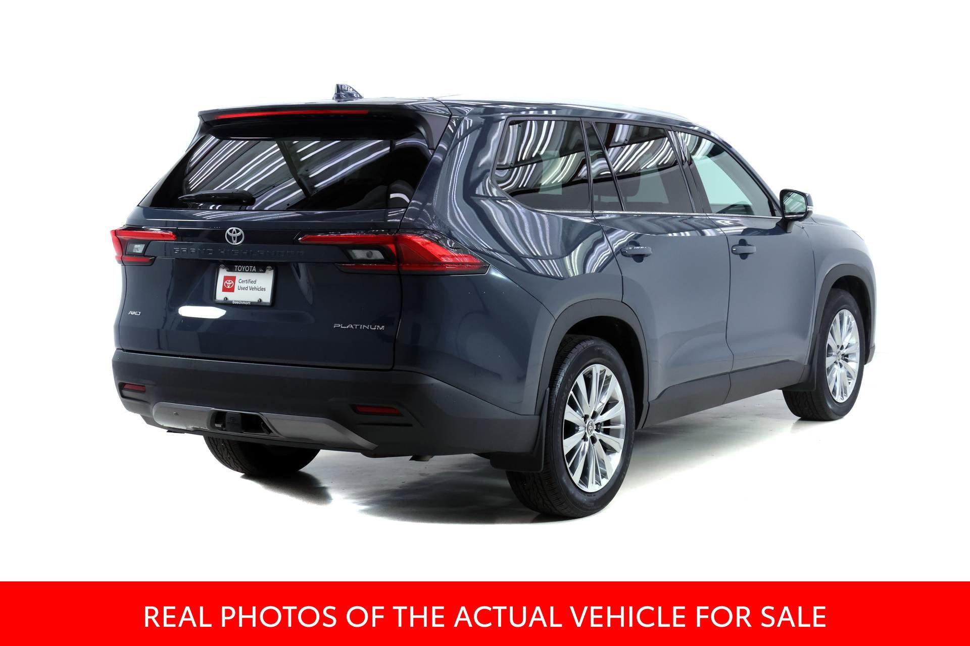 Certified 2024 Toyota Grand Highlander AWD image 2