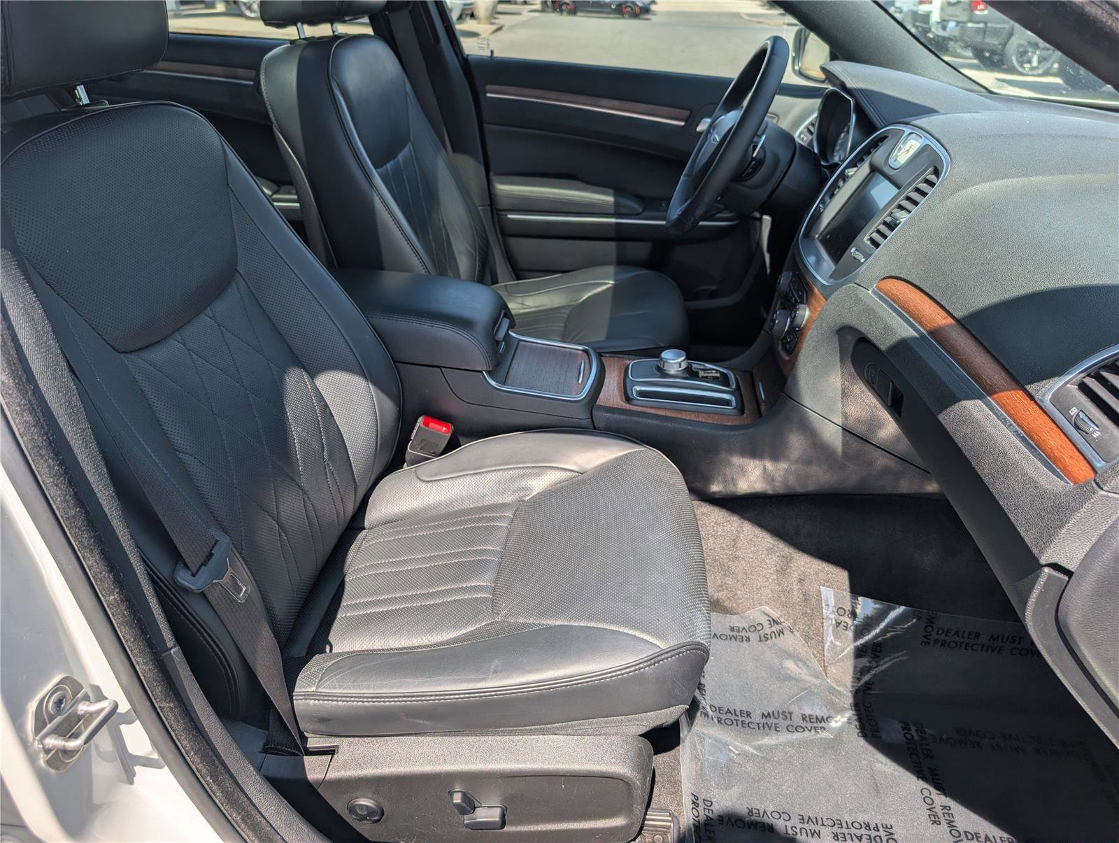 Used 2016 Chrysler 300 C Platinum w/ Safetytec Plus Group AWD/4WD image 11