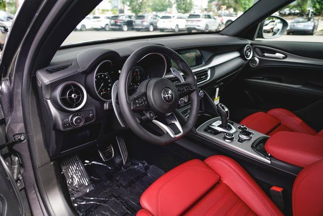New 2025 Alfa Romeo Stelvio Sprint image 19