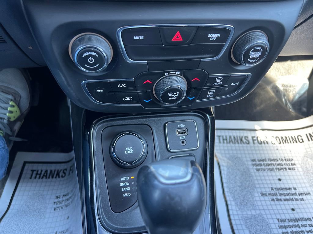 Used 2017 Jeep Compass Limited w/ Navigation Group image 22