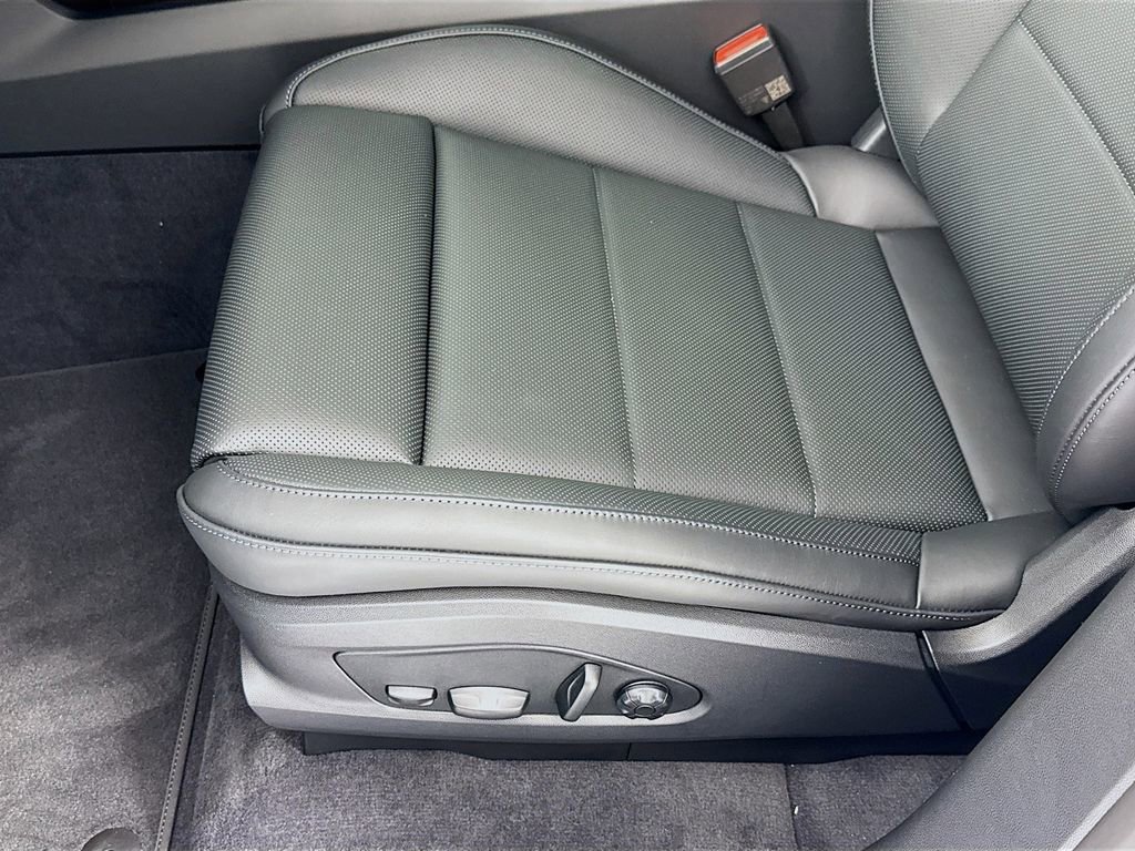 New 2026 Porsche Macan Electric image 14