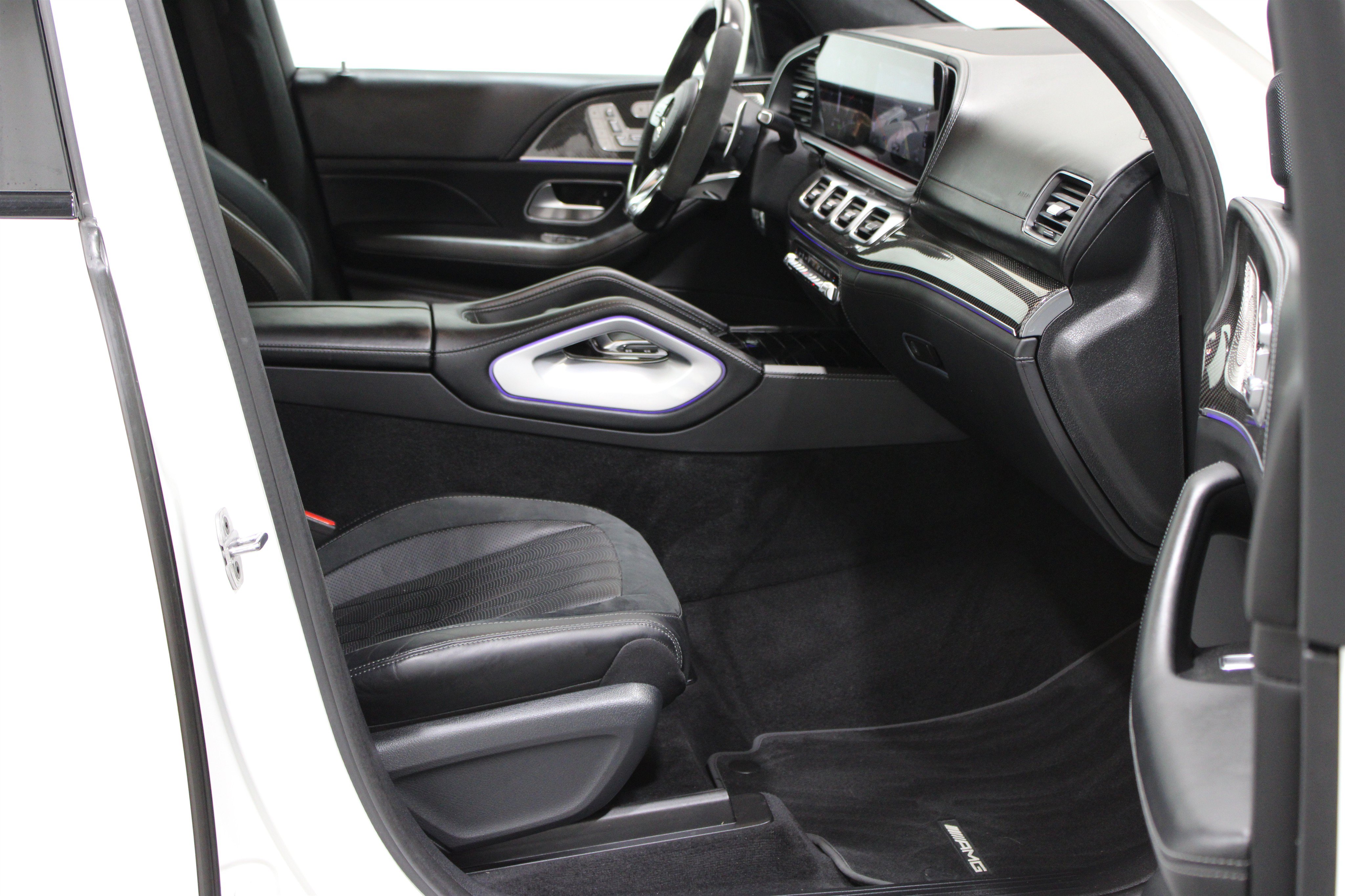 Used 2023 Mercedes-Benz GLS 63 AMG 4MATIC w/ Warmth & Comfort Package image 48