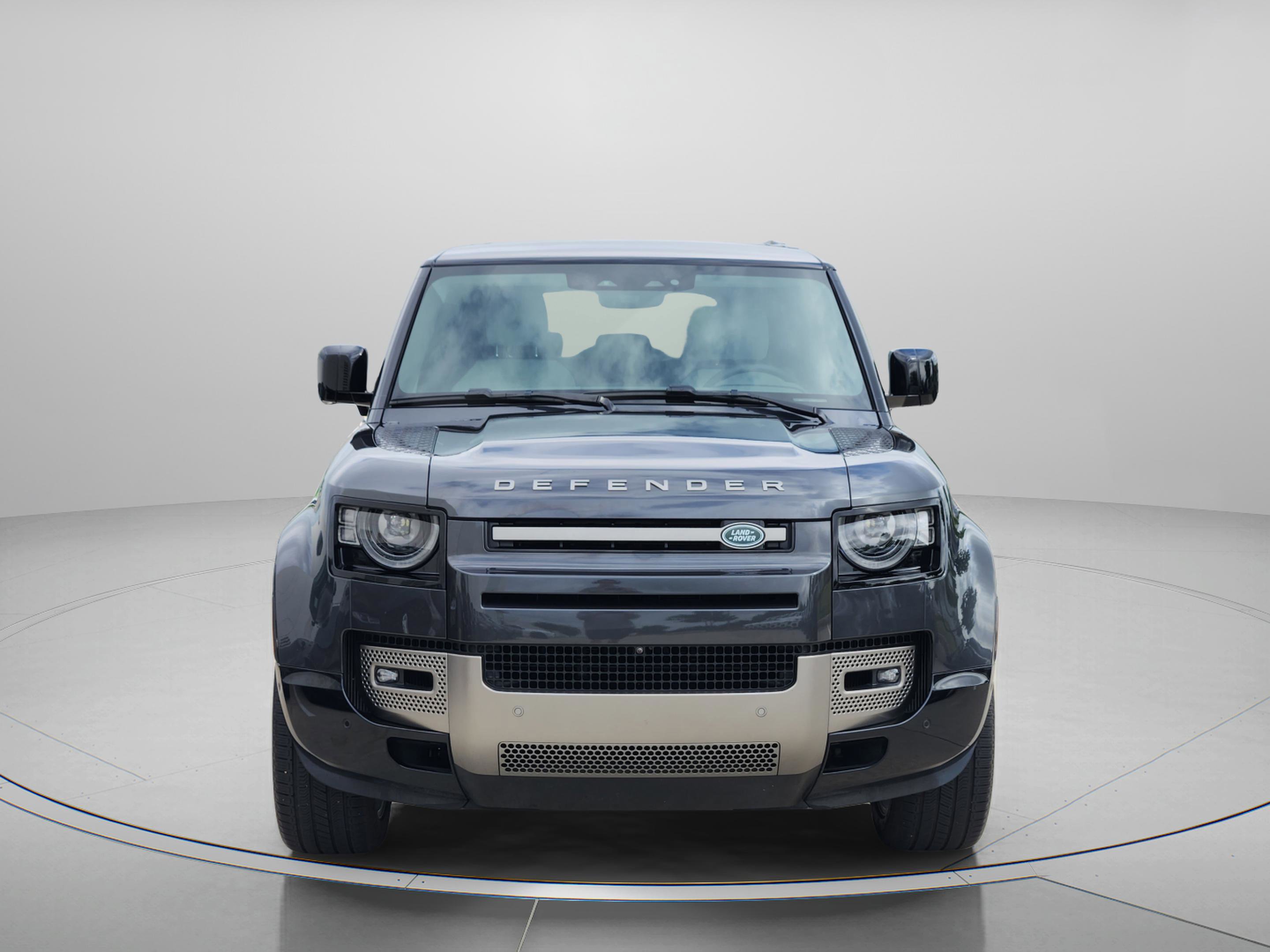Certified 2025 Land Rover Defender 90 X-Dynamic SE image 6