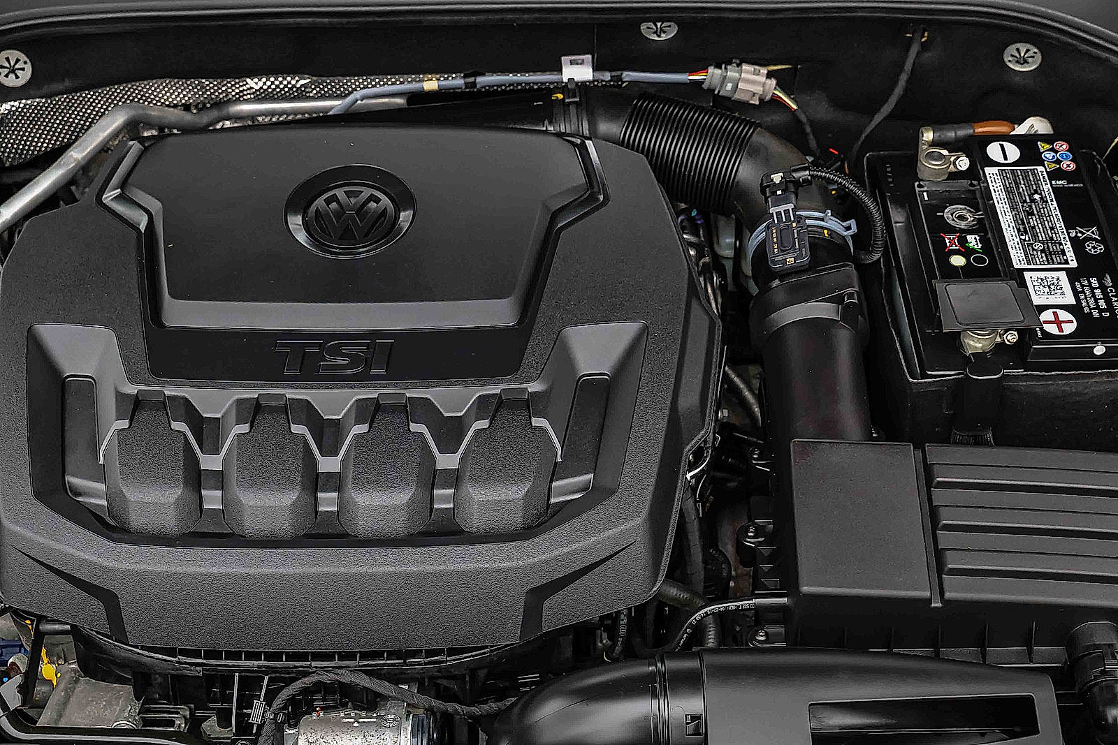 Used 2021 Volkswagen Passat 2.0T R-Line image 28