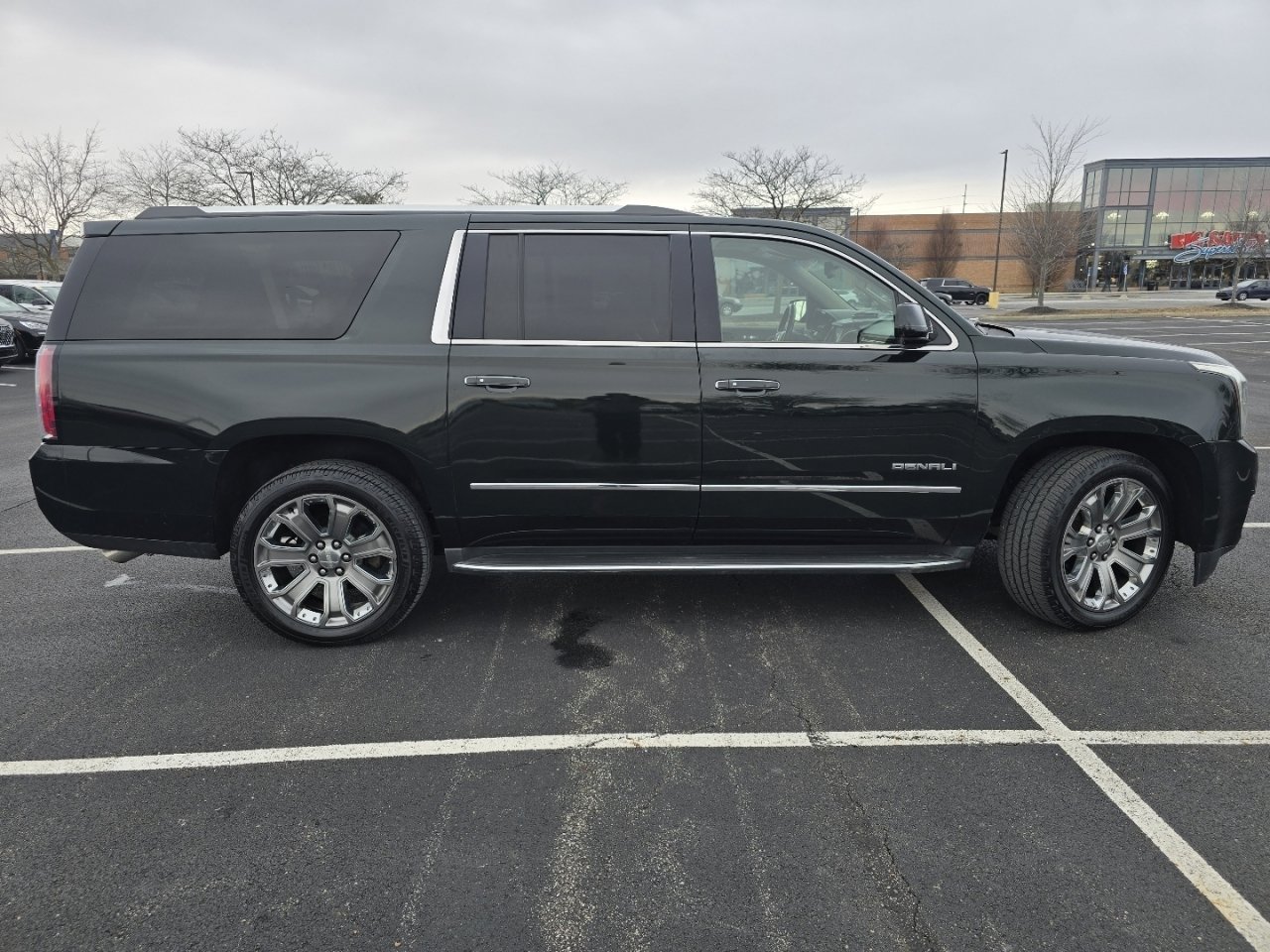 Used 2016 GMC Yukon XL Denali w/ Open Road Package image 24