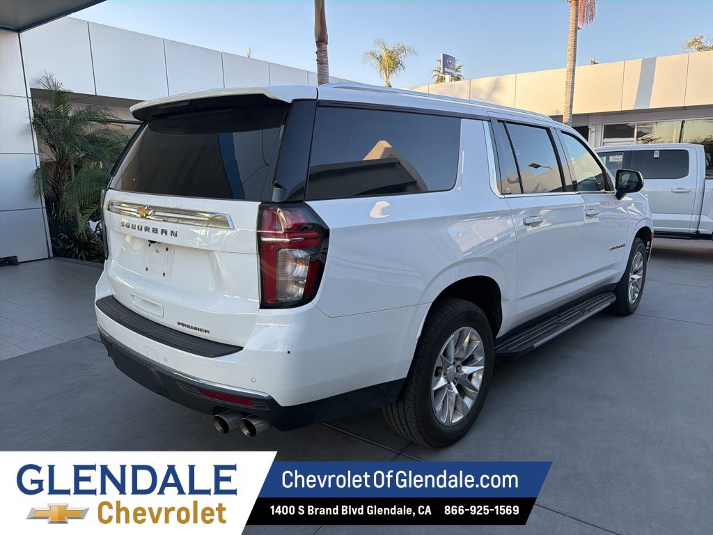 Used 2023 Chevrolet Suburban Premier image 7