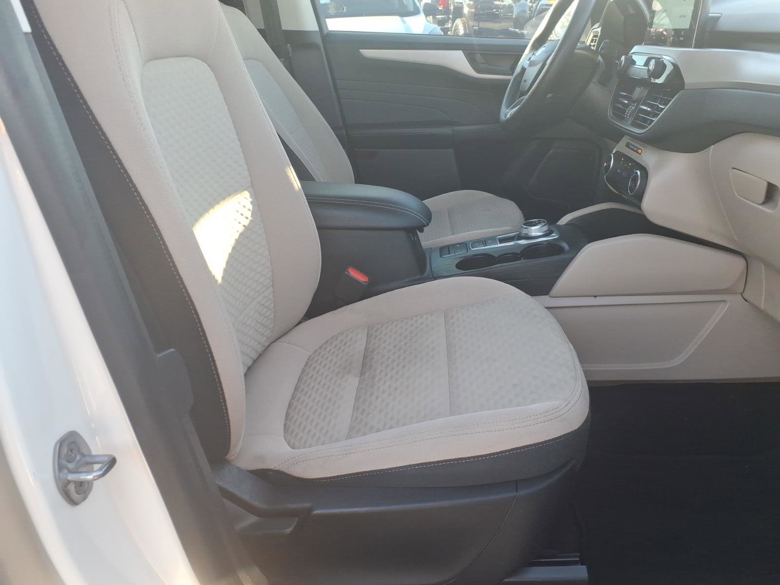 Certified 2022 Ford Escape SE image 11