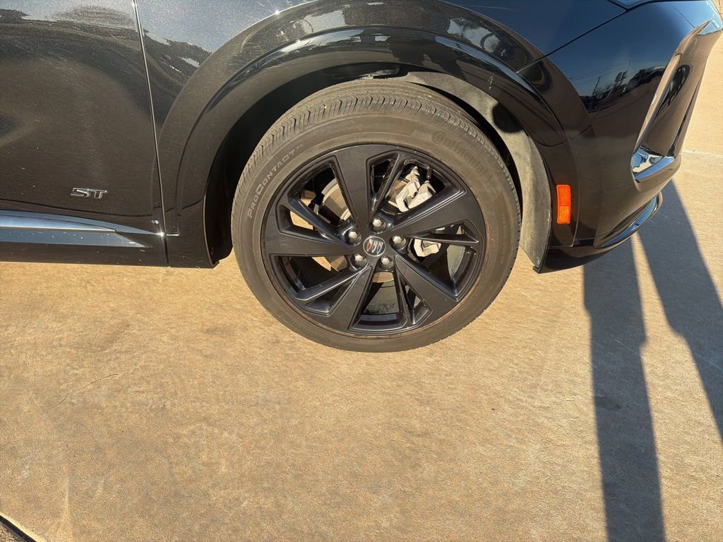 Used 2025 Buick Envision Sport Touring AWD/4WD image 30