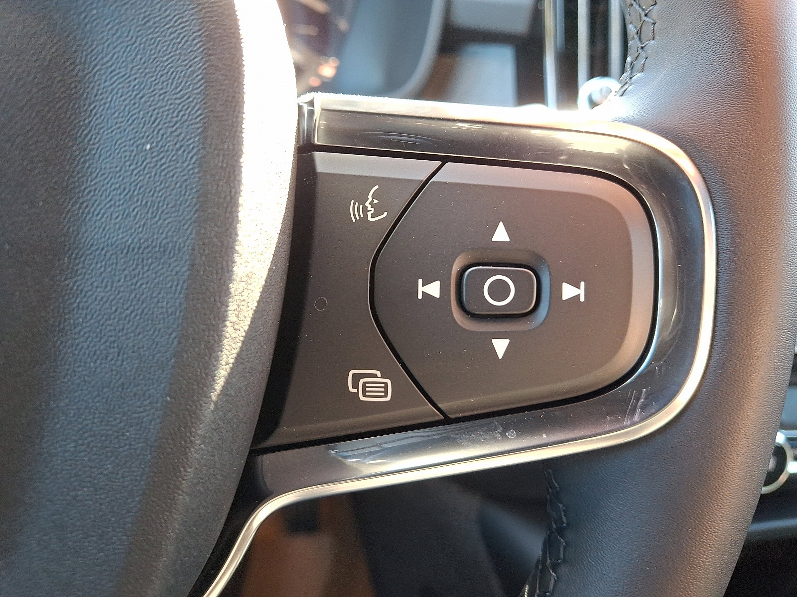 Certified 2024 Volvo C40 P8 Recharge Plus w/ Climate Package image 22