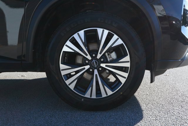 Used 2023 Nissan Rogue SV image 27