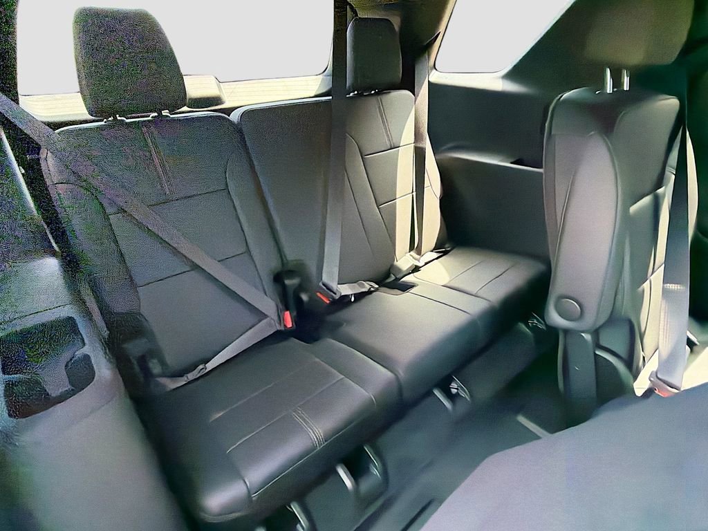 Used 2023 Chevrolet Traverse RS FWD image 21