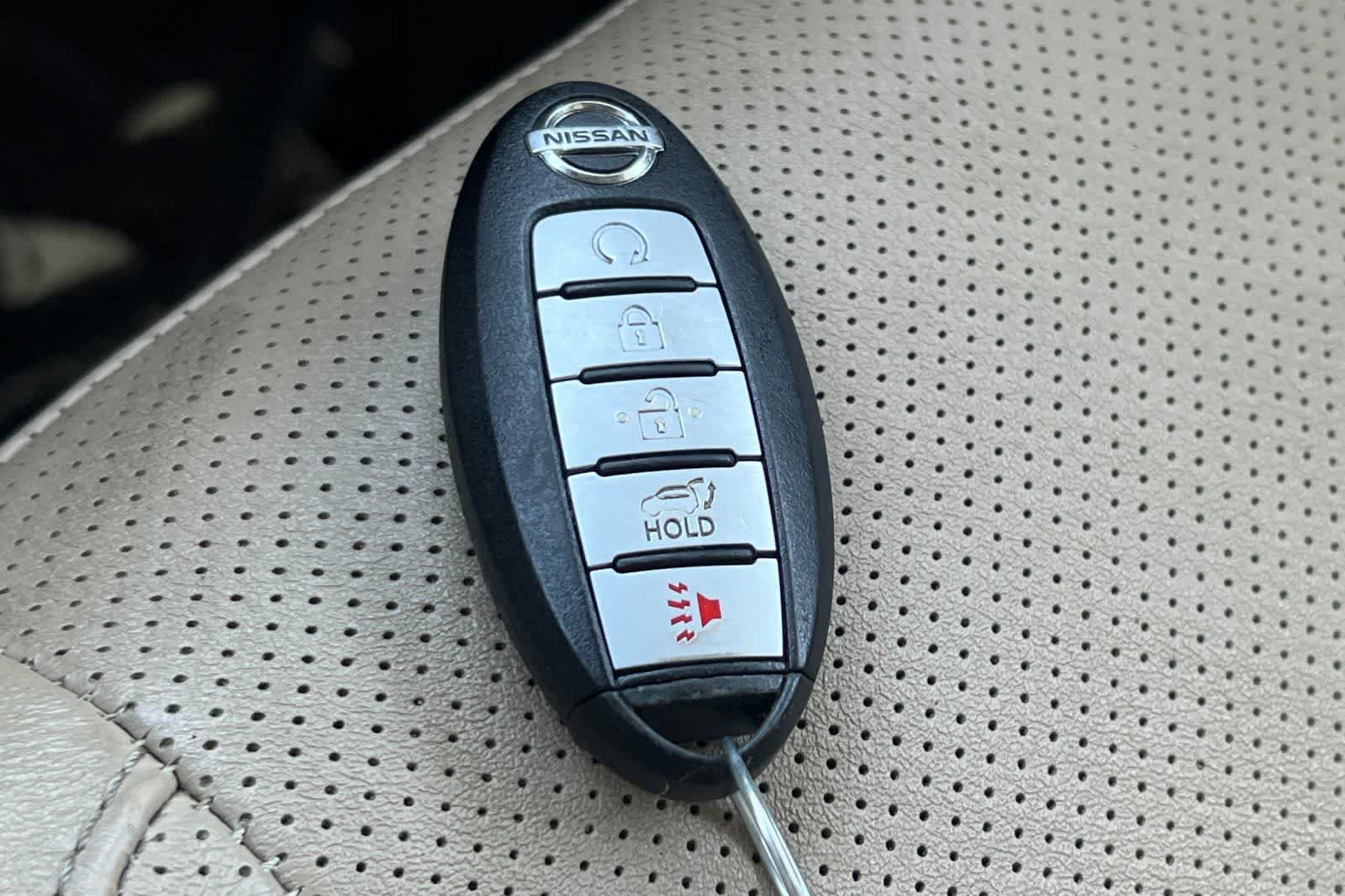 Used 2017 Nissan Rogue SL FWD image 26
