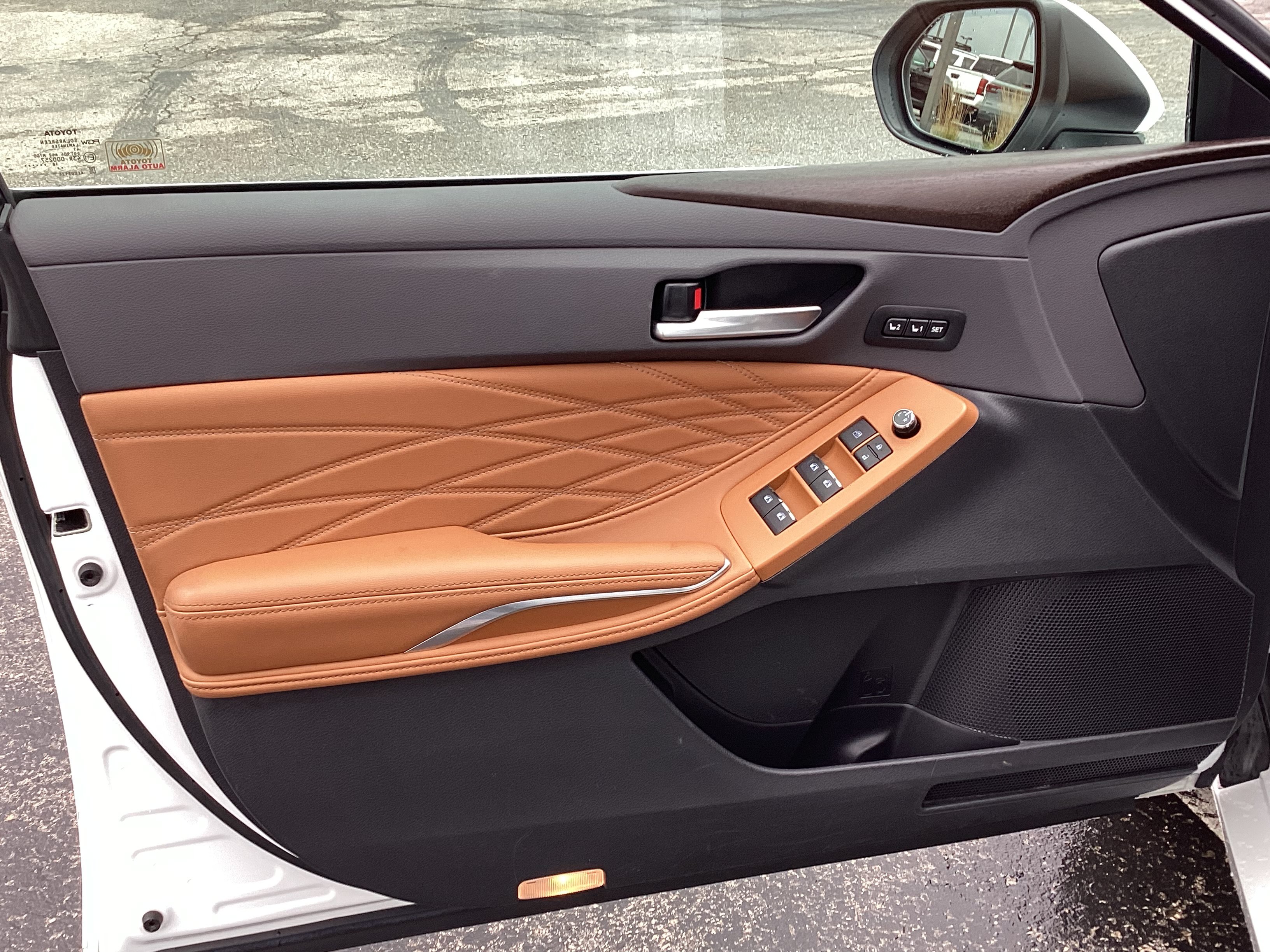 Certified 2019 Toyota Avalon Limited w/ All Weather Liner Package FWD image 14