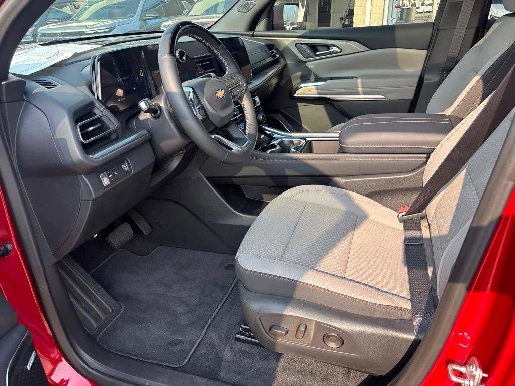 New 2026 Chevrolet Traverse LT w/ Enhanced Driving Package FWD image 31