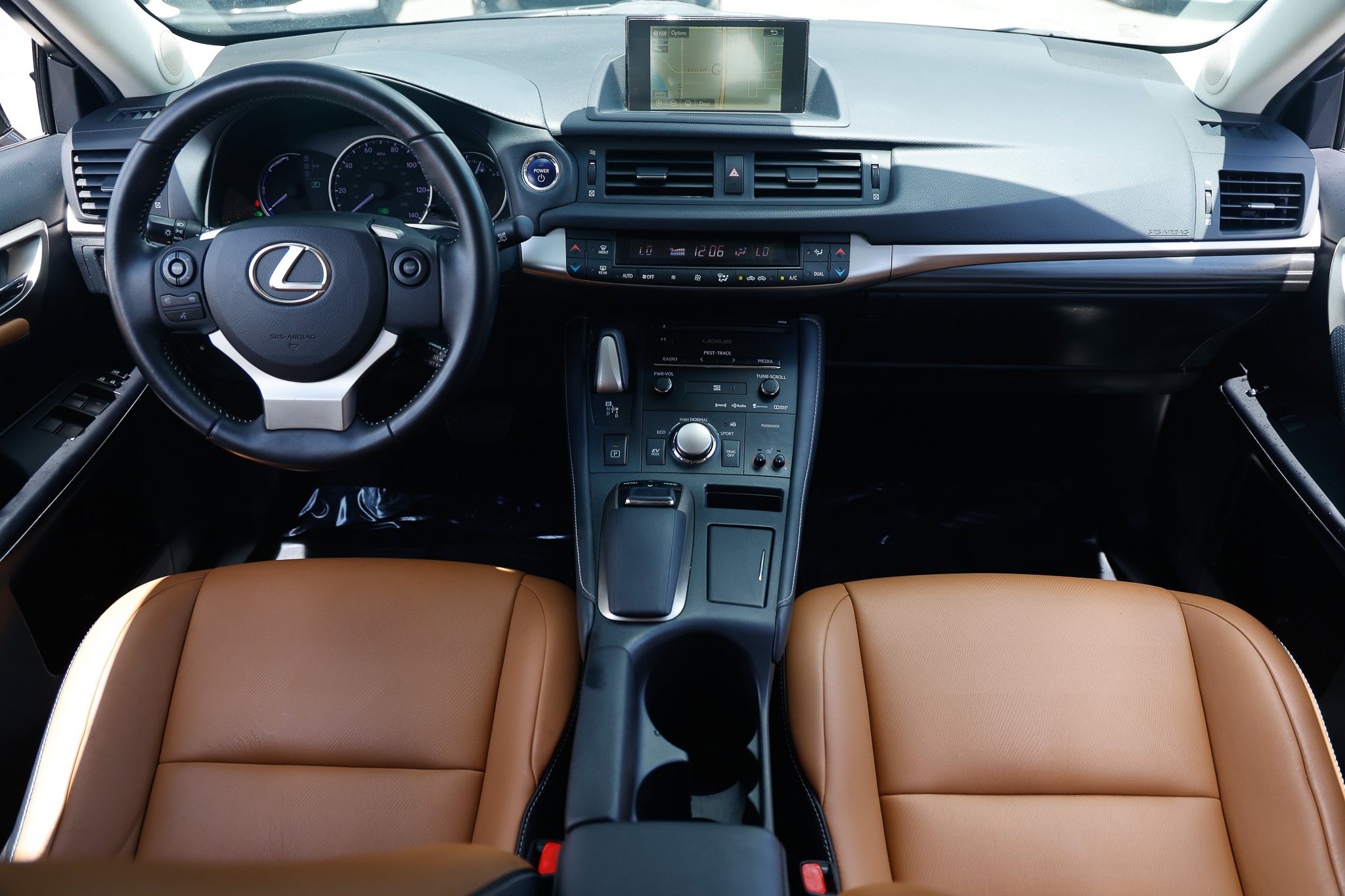 Used 2016 Lexus CT 200h w/ Navigation Package FWD image 2