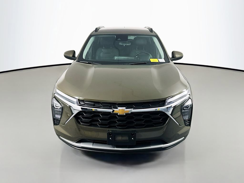 Used 2024 Chevrolet Trax LT w/ LT Convenience Package FWD image 2