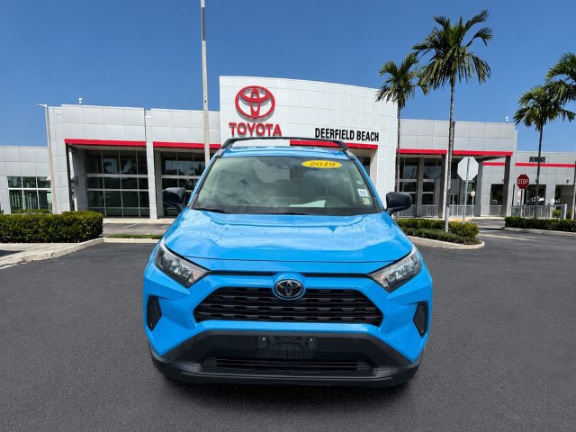 Certified 2019 Toyota RAV4 LE AWD/4WD image 2