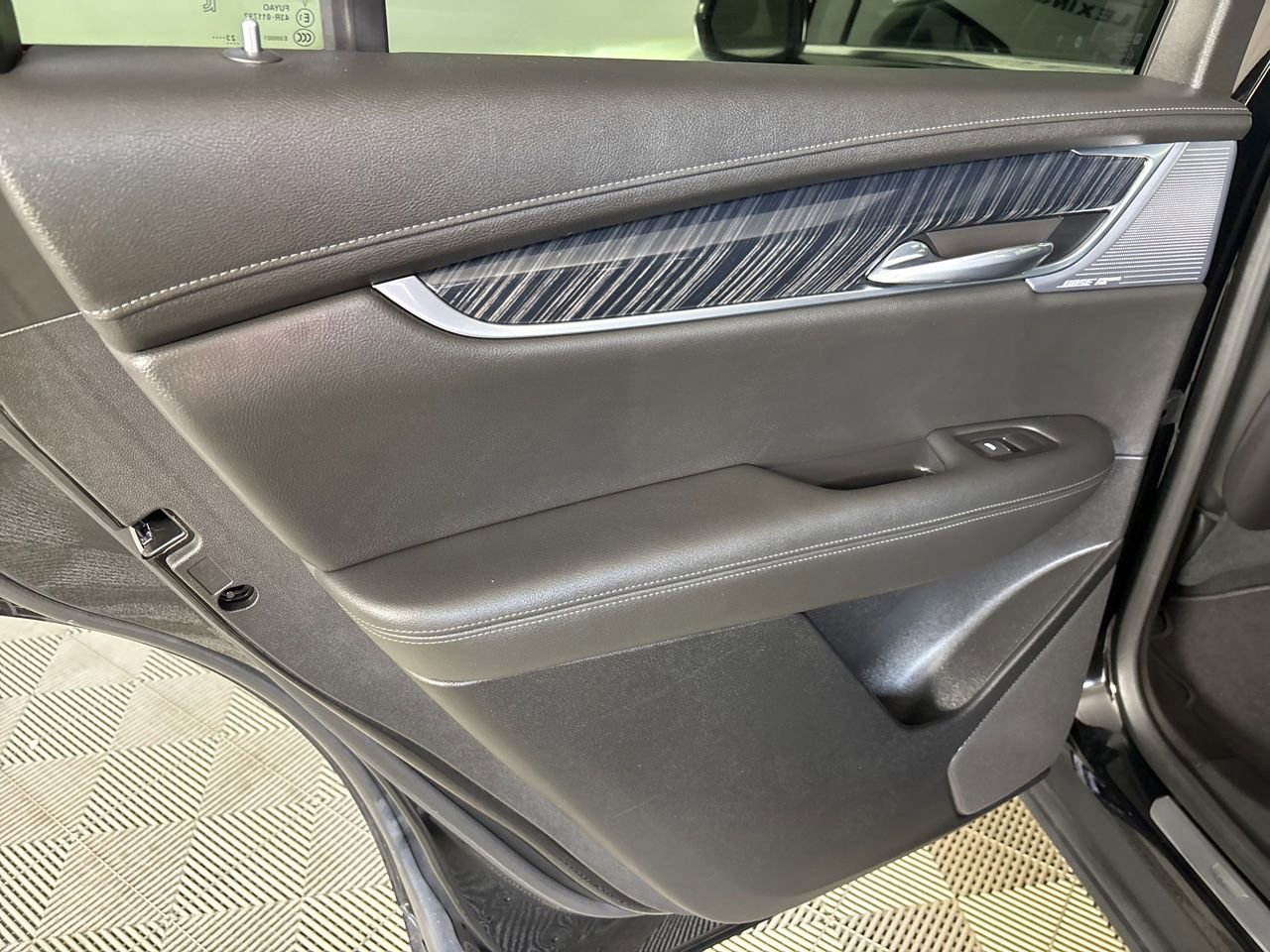 Used 2024 Cadillac XT6 Premium Luxury w/ LPO, Floor Liner Package image 21