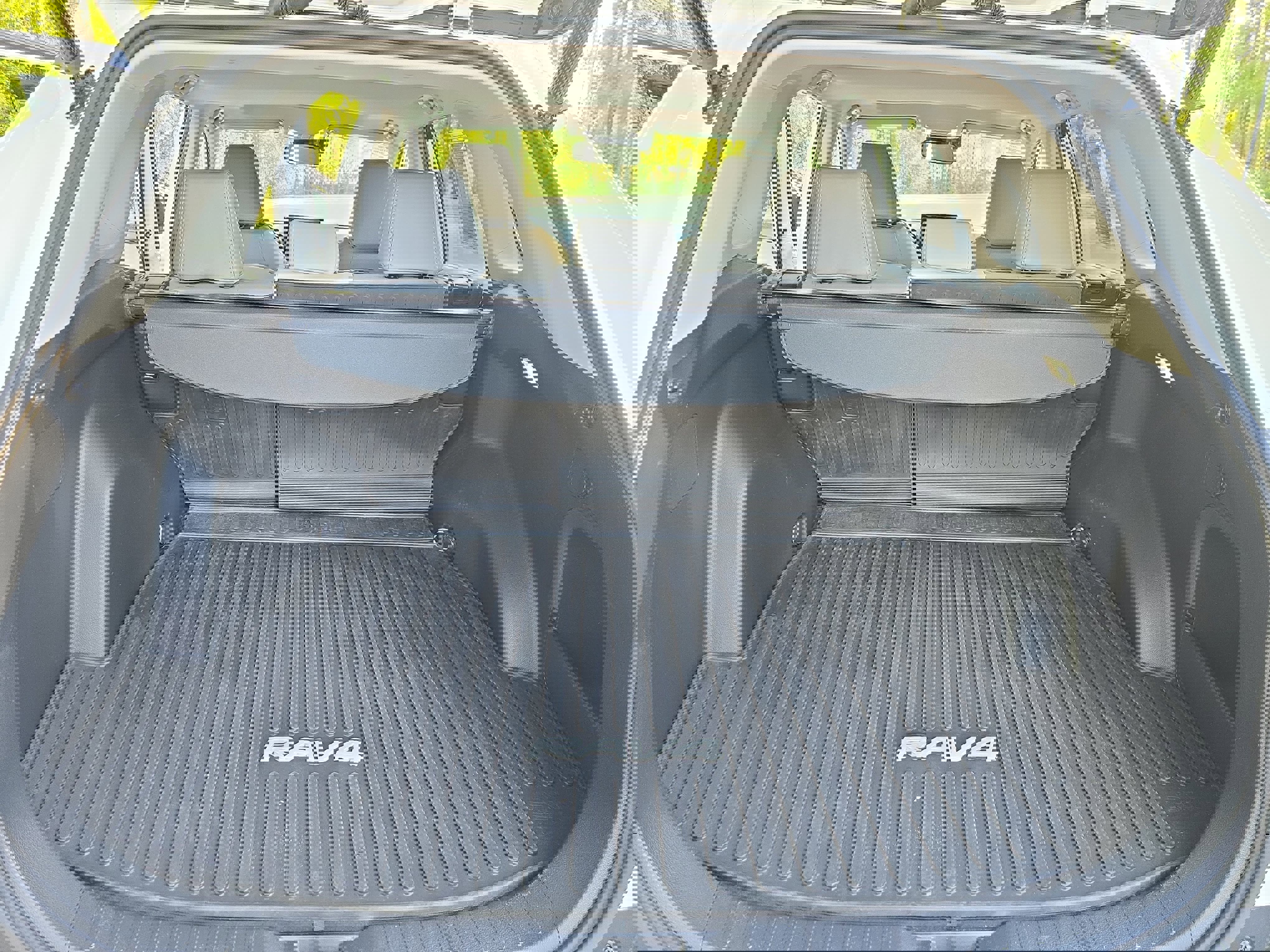 Used 2022 Toyota RAV4 XLE Premium image 13