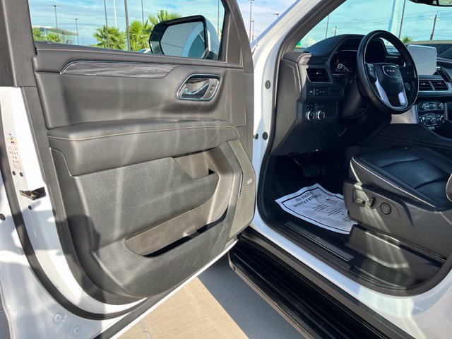 Used 2024 GMC Yukon SLT AWD/4WD image 13