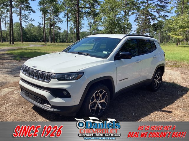 Used 2024 Jeep Compass Latitude