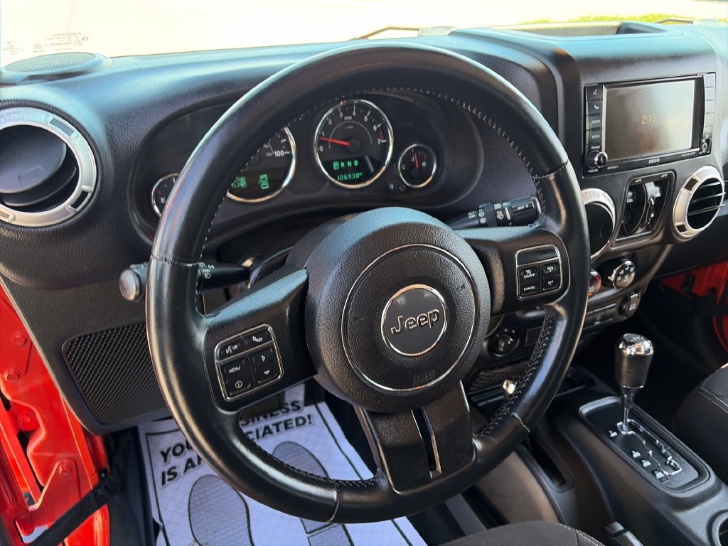 Used 2015 Jeep Wrangler Unlimited Sahara w/ Connectivity Group AWD/4WD image 19