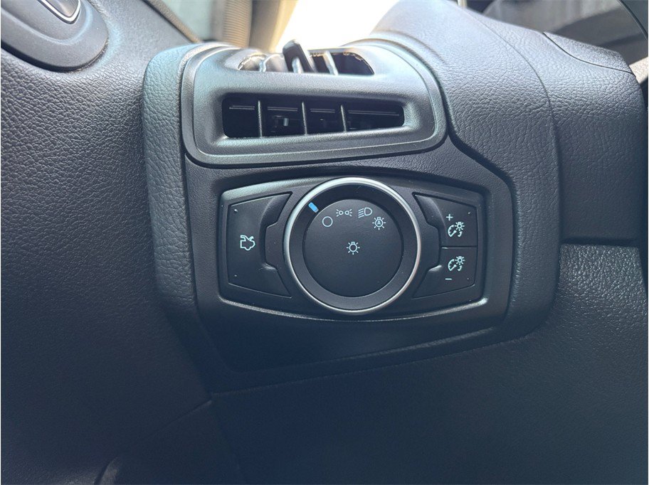 Used 2016 Ford Focus SE FWD image 25