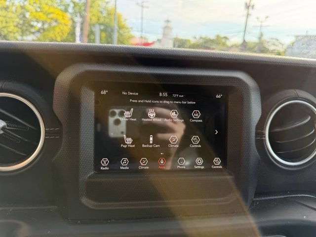 Used 2019 Jeep Wrangler Unlimited Sahara w/ LED Lighting Group AWD/4WD image 43
