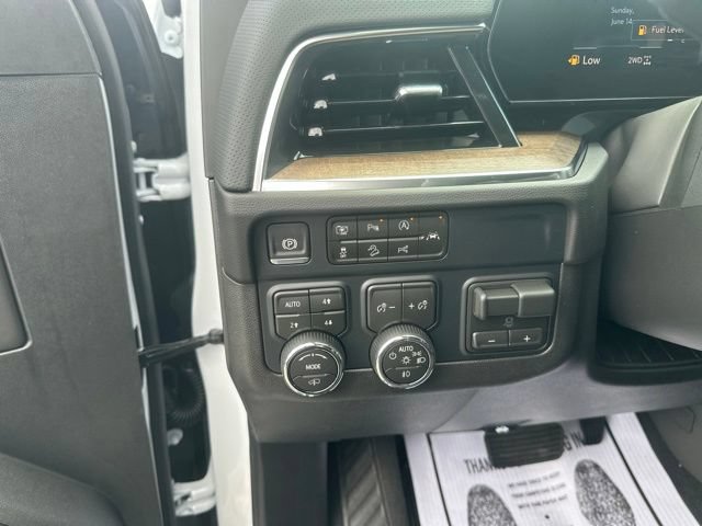 New 2026 Chevrolet Suburban High Country AWD/4WD image 18