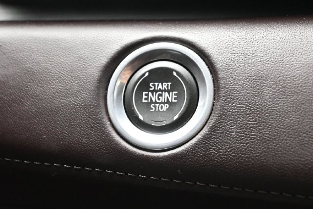 Used 2023 Cadillac Escalade ESV Sport Platinum w/ LPO, ONYX Package AWD/4WD image 19