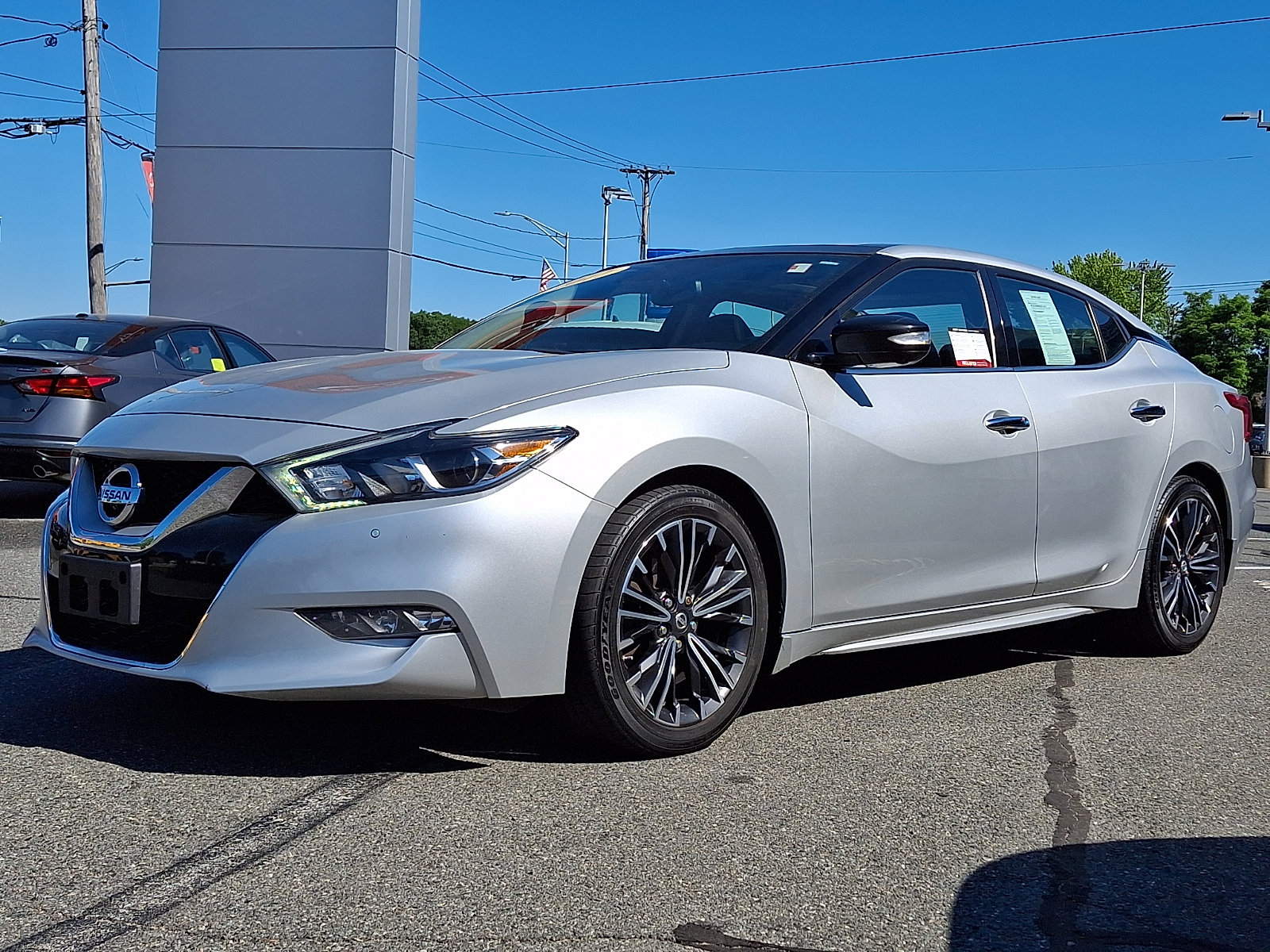 Used 2017 Nissan Maxima Platinum FWD image 3