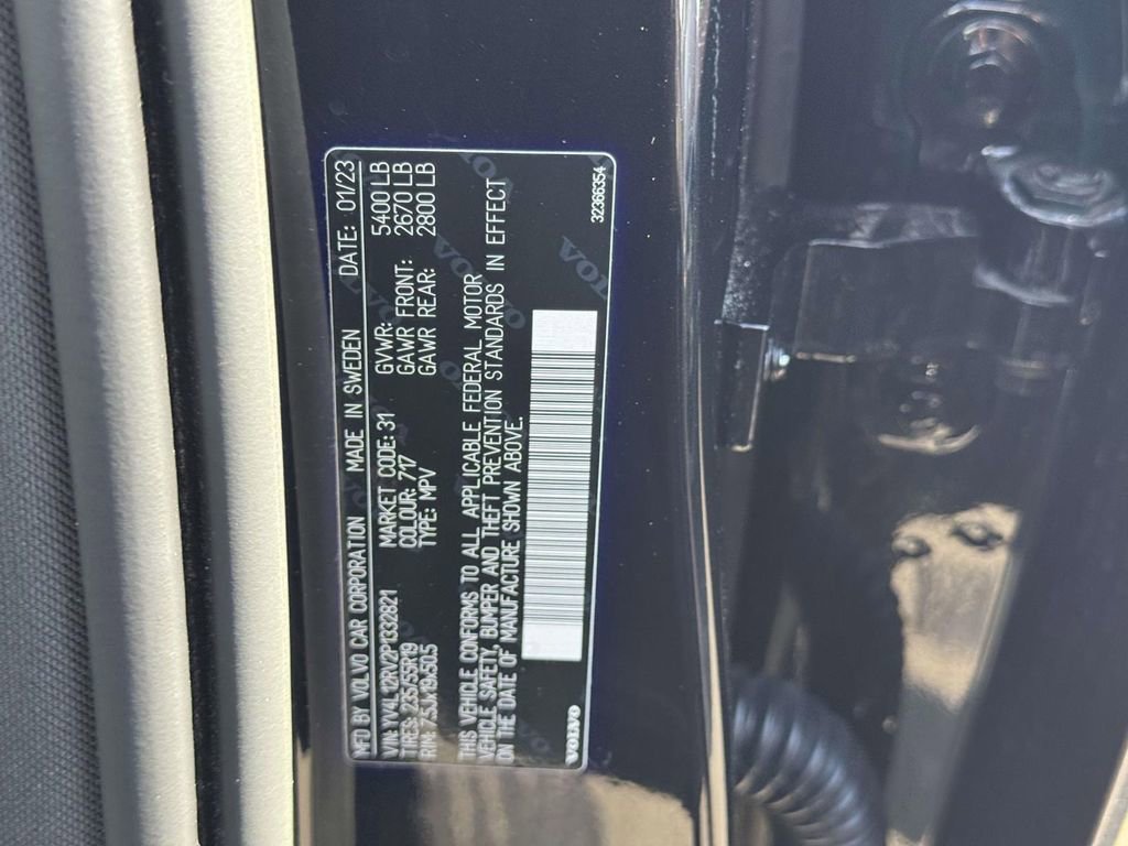 Used 2023 Volvo XC60 B5 Core w/ Climate Package image 16