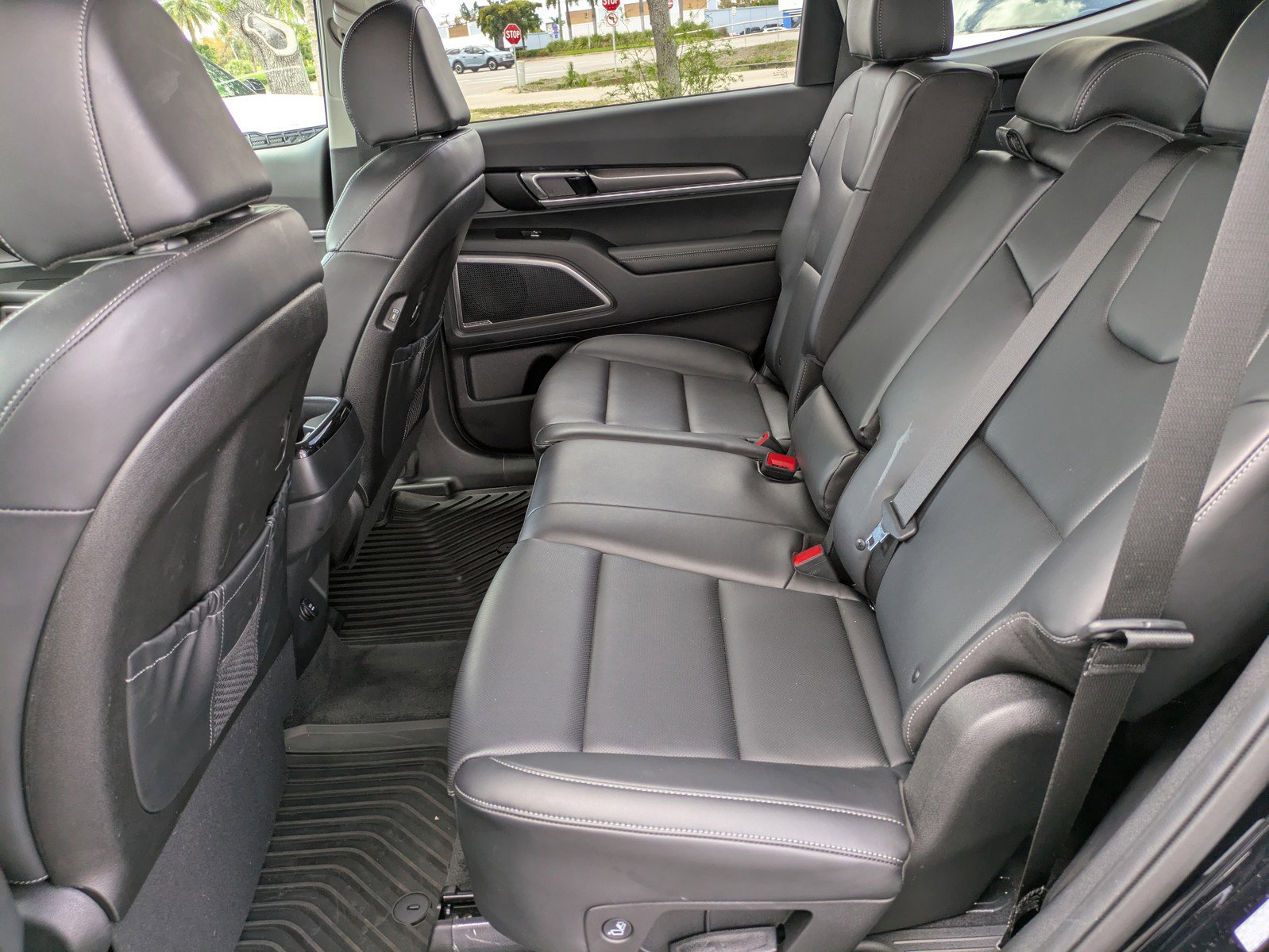 Certified 2025 Kia Telluride LX image 11