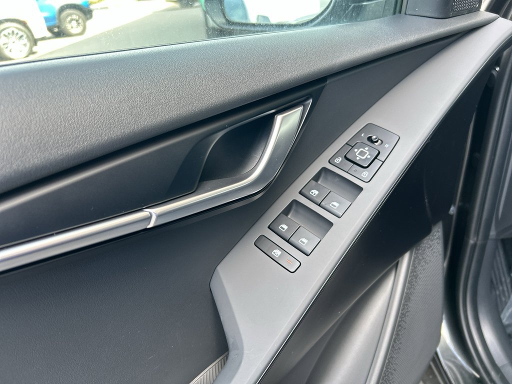 New 2026 Kia Niro LX FWD image 15