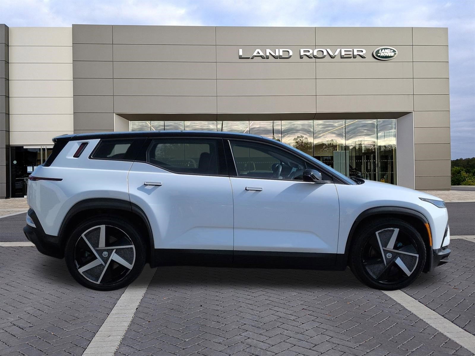 Used 2023 Fisker Ocean One image 4