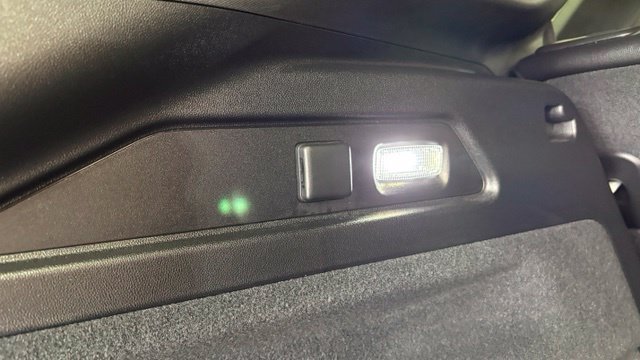 Used 2025 Cadillac Lyriq Luxury AWD/4WD image 5