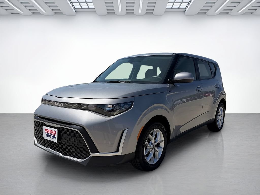 Used 2024 Kia Soul LX w/ Option Group 015 FWD image 7
