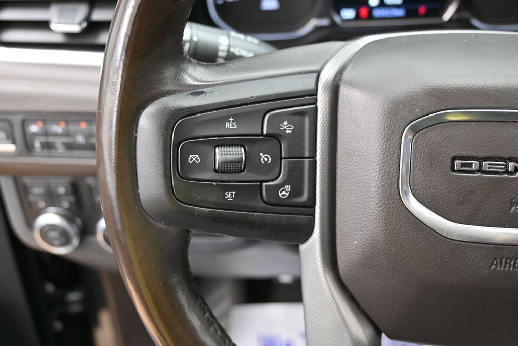 Used 2021 GMC Yukon Denali w/ Denali Ultimate Package AWD/4WD image 18