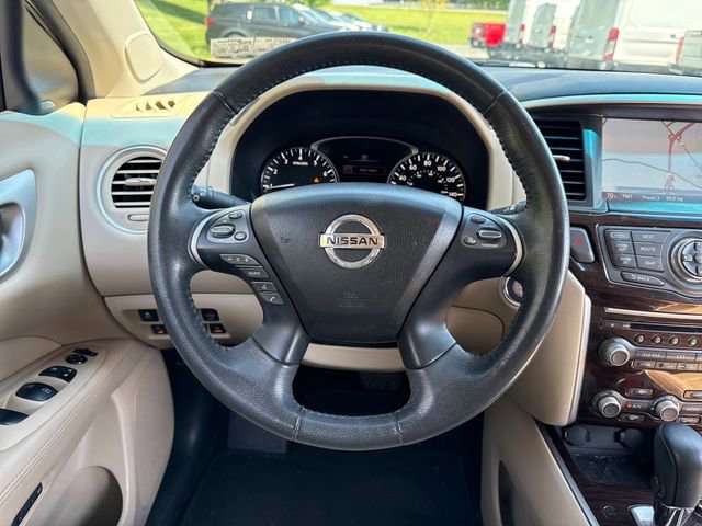 Used 2016 Nissan Pathfinder Platinum w/ Family Entertainment Package FWD image 21