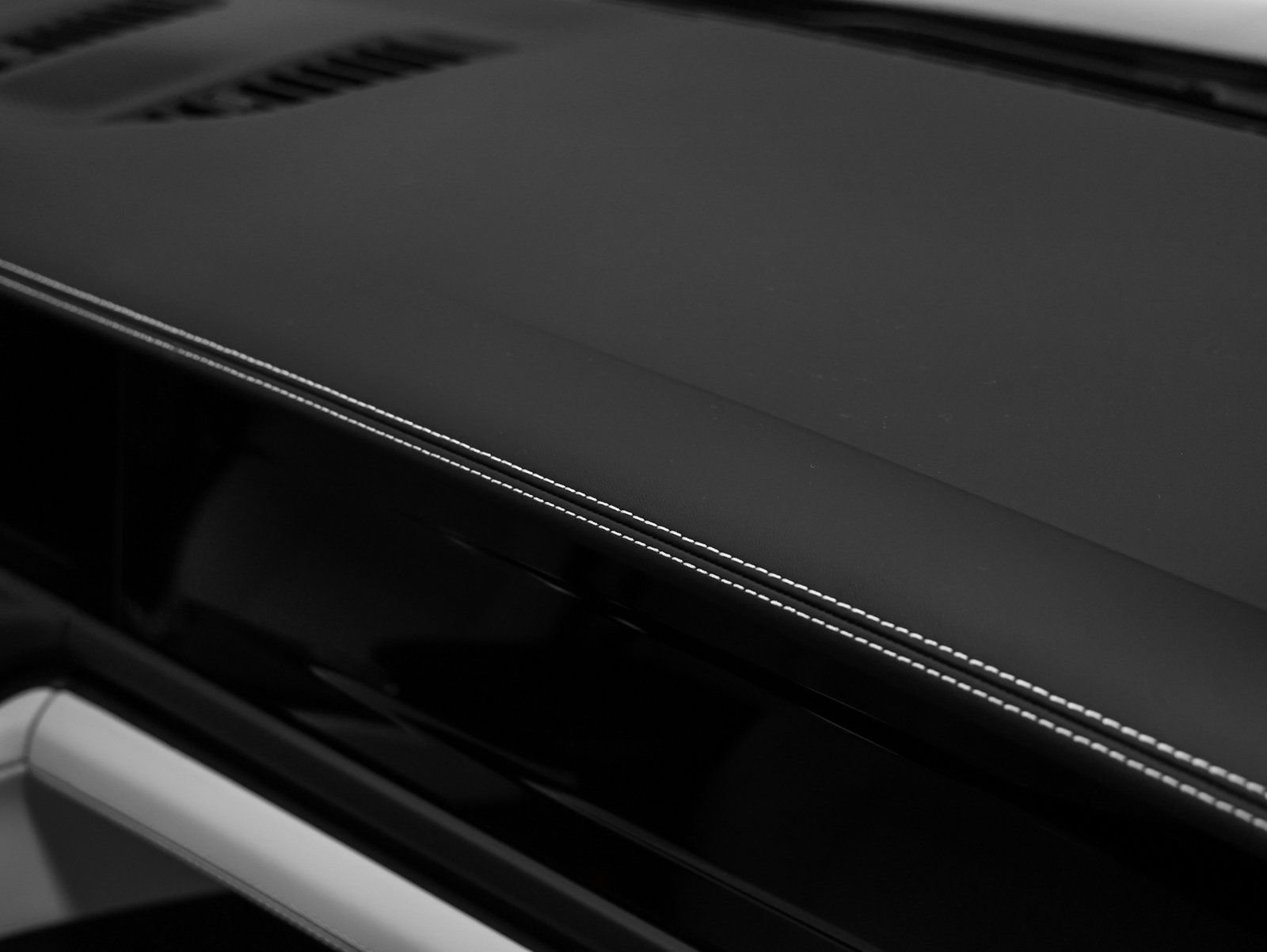 New 2026 Porsche Panamera 4 AWD/4WD image 27