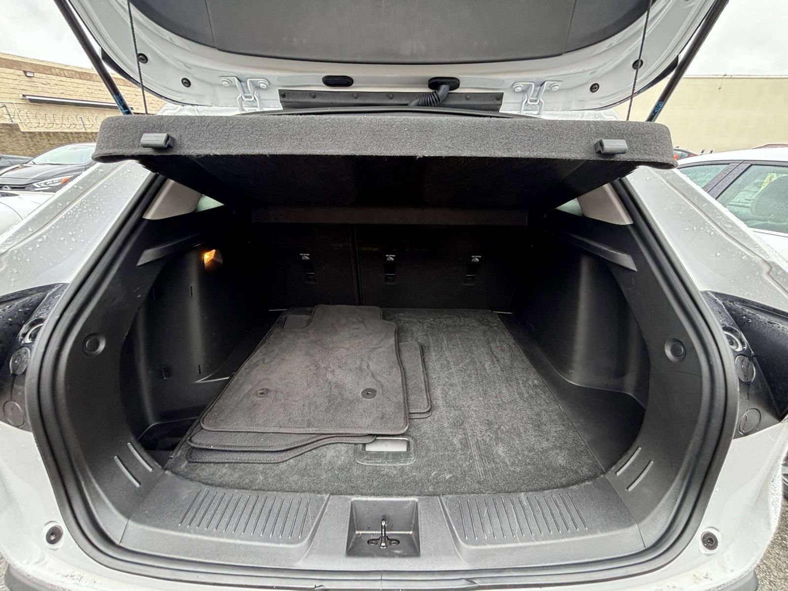 Used 2025 Chevrolet Trax LT w/ LT Convenience Package image 30