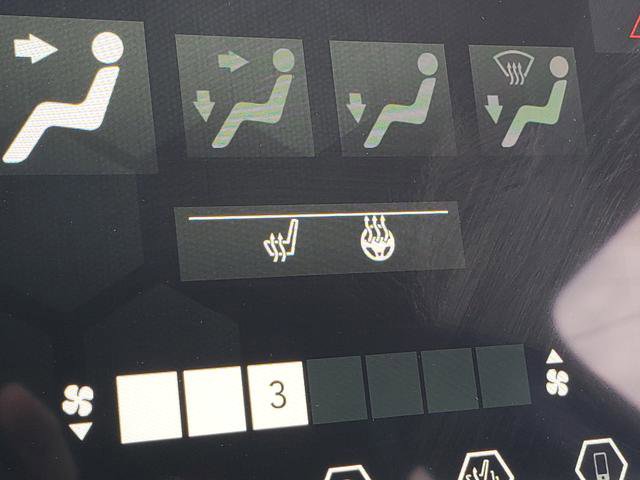 Used 2022 Jeep Cherokee Limited image 23