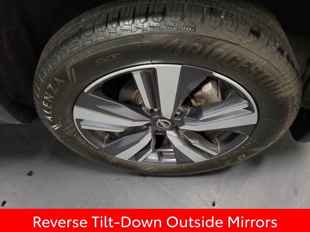 Used 2024 Nissan Rogue SL w/ SL Premium Package image 10
