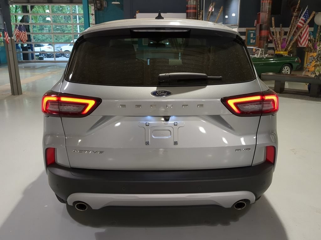 Used 2024 Ford Escape Active w/ Tech Pack #1 AWD/4WD image 9