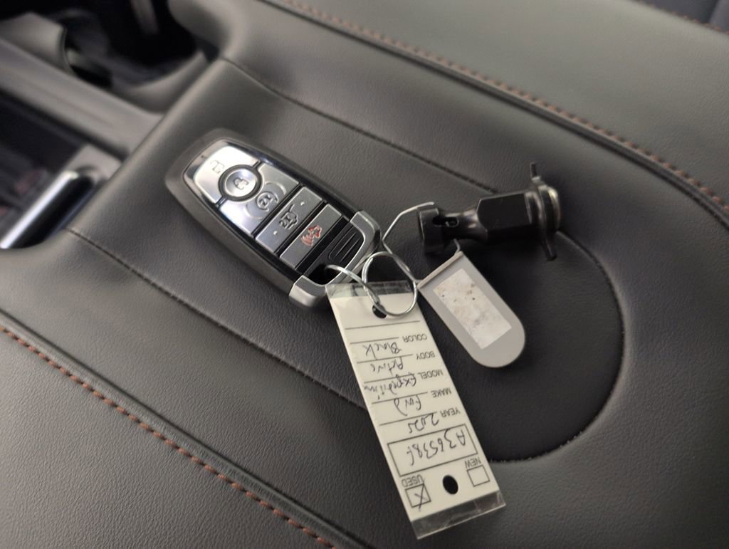 Certified 2025 Ford Expedition Active image 41