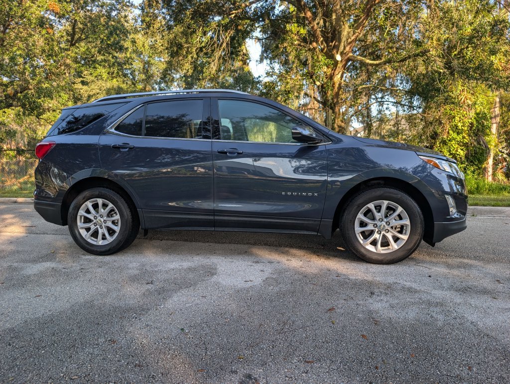 Used 2018 Chevrolet Equinox LT w/ Sun & Infotainment Package FWD image 10