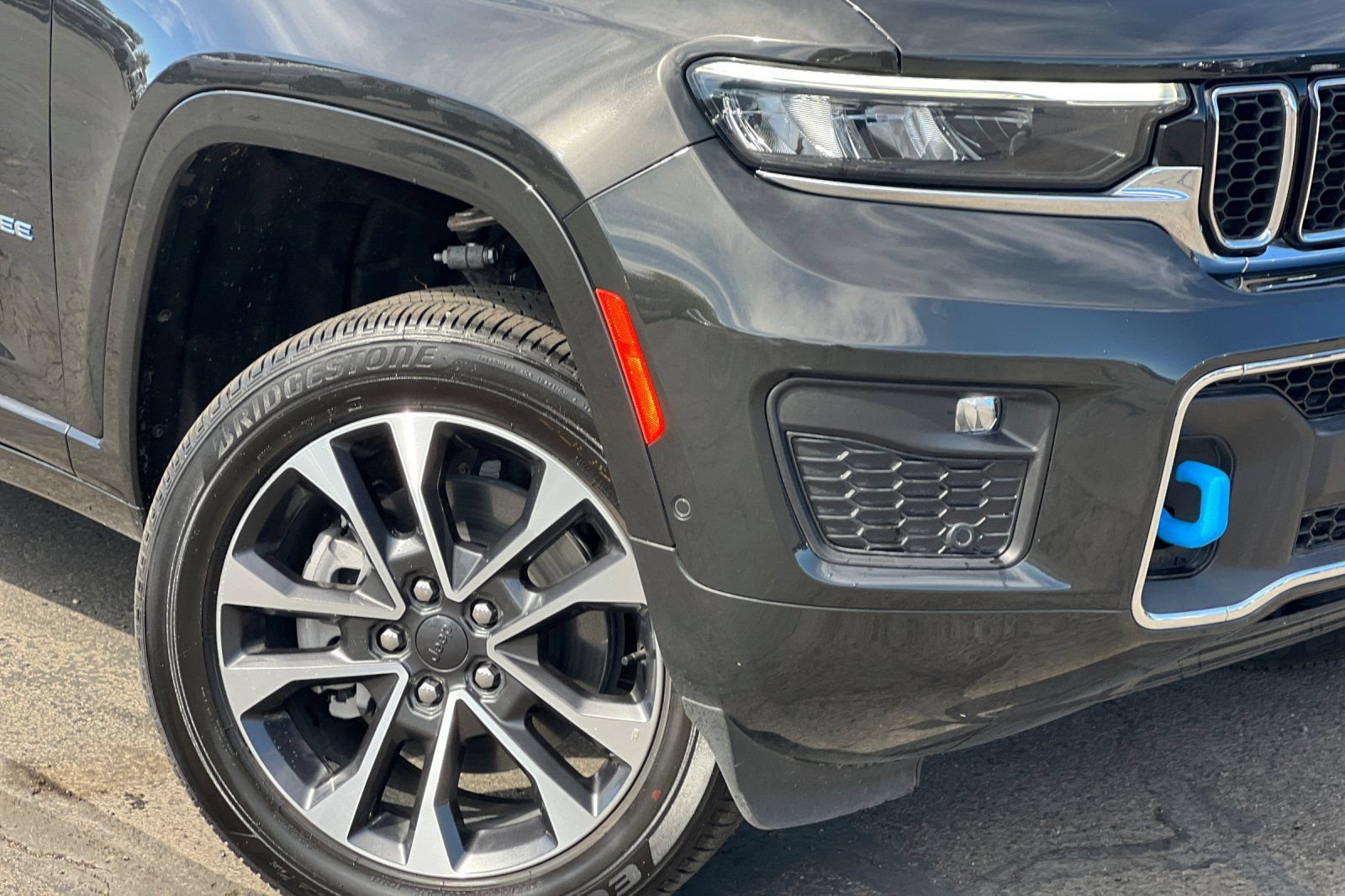 Used 2024 Jeep Grand Cherokee Overland w/ Luxury Tech Group IV AWD/4WD image 31