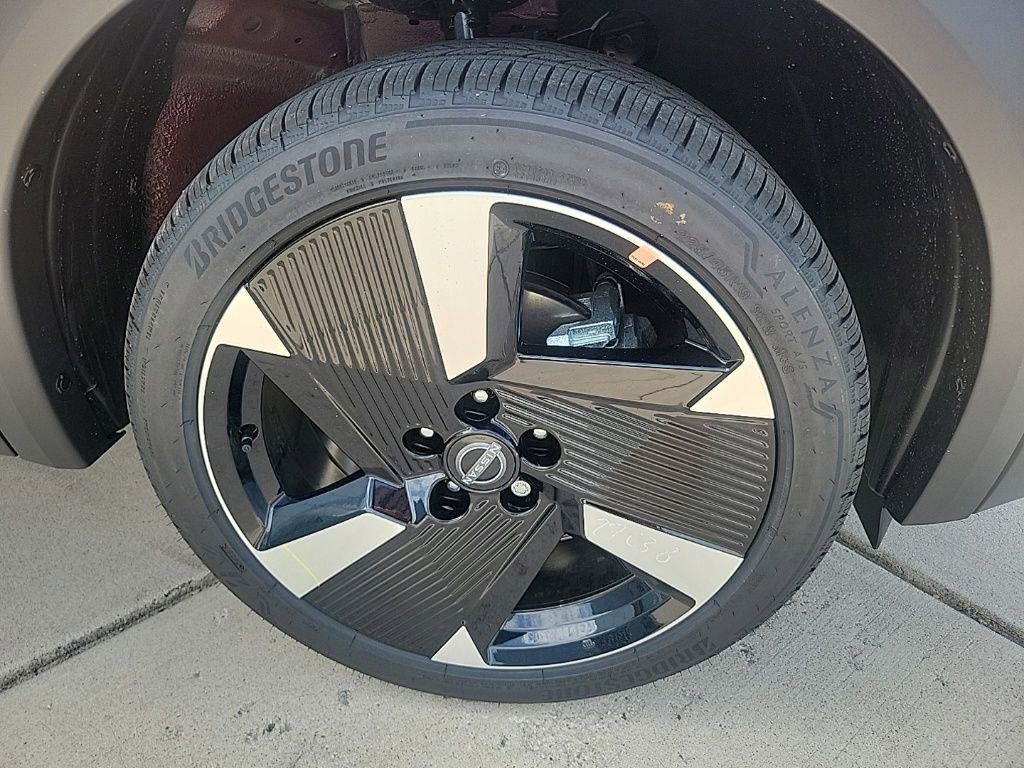 New 2025 Nissan Kicks SR w/ SR Premium Package image 9