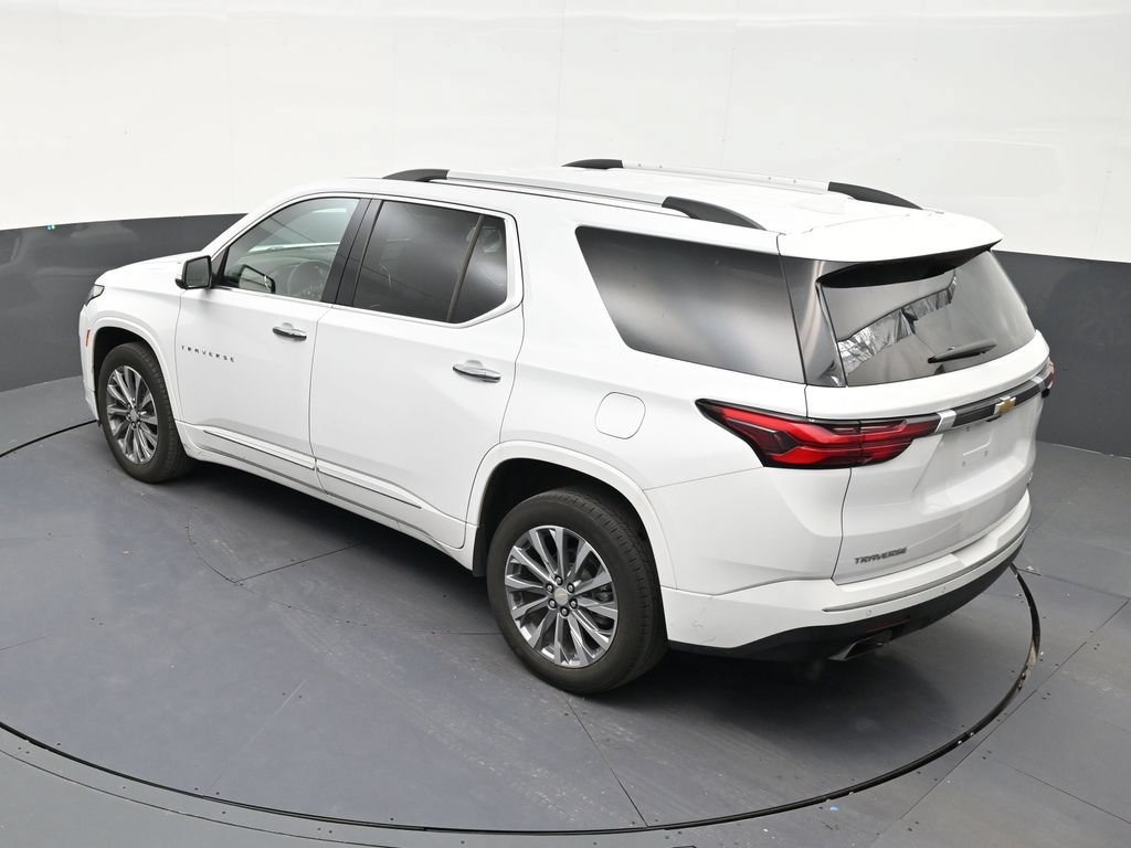 Used 2023 Chevrolet Traverse Premier FWD image 13