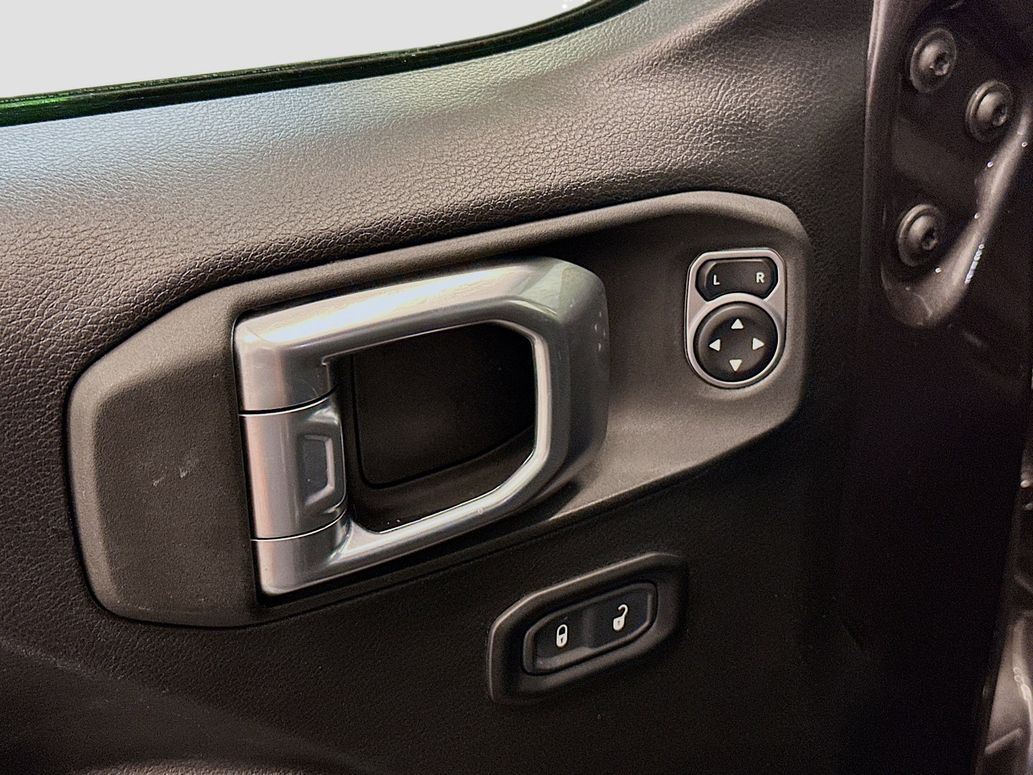 Used 2023 Jeep Wrangler Unlimited image 15